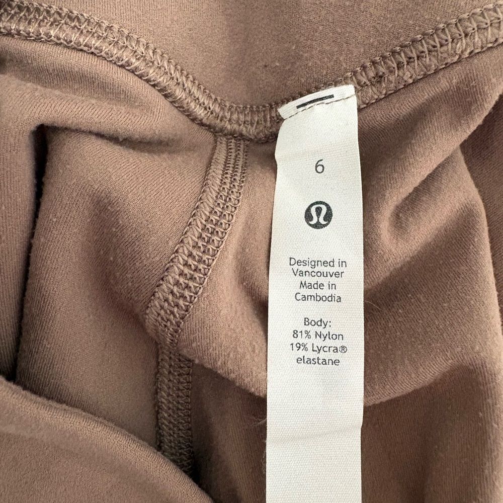lululemon athletica Wide Leg Cropped Pants in Tan Size 6 - Picture 5 of 8